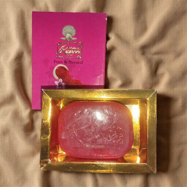 صابون زعفران اصل با خاصیت روشنکننده طبیعی، مناسب برای پوست صورت و بدن، تولید شده از زعفران خالص و با کیفیت